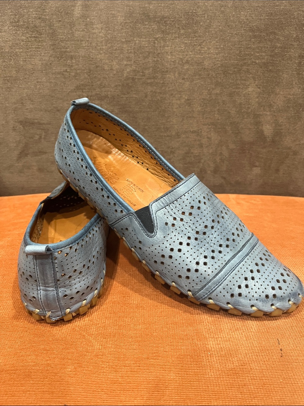Volkswagen Walkers Blue Leather Slip on Flats size 42/ 10 US